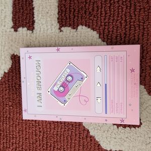 New eyeshadow palette